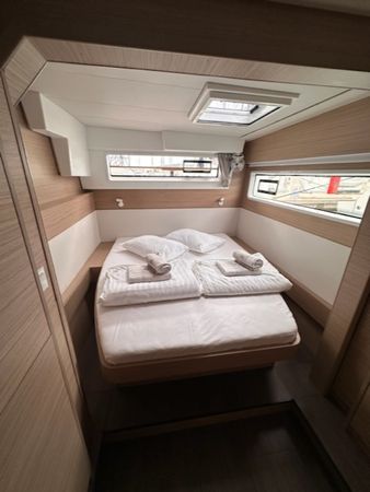 Lagoon 43 | Bunga Bunga