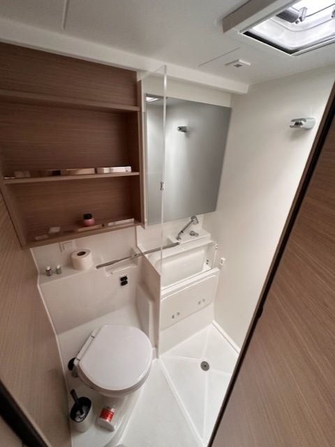 Lagoon 43 | Bunga Bunga