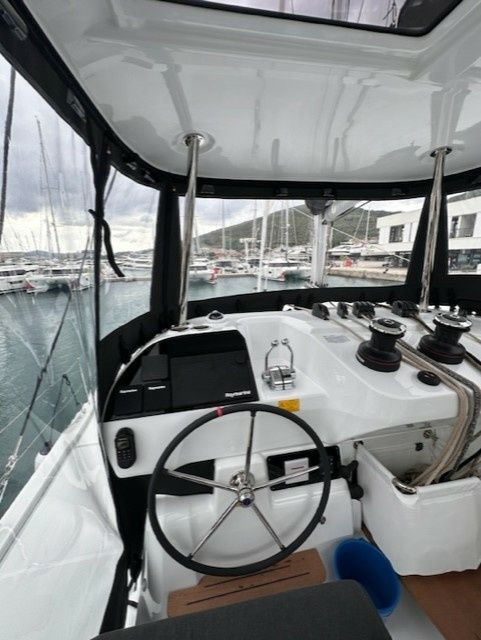 Lagoon 43 | Bunga Bunga