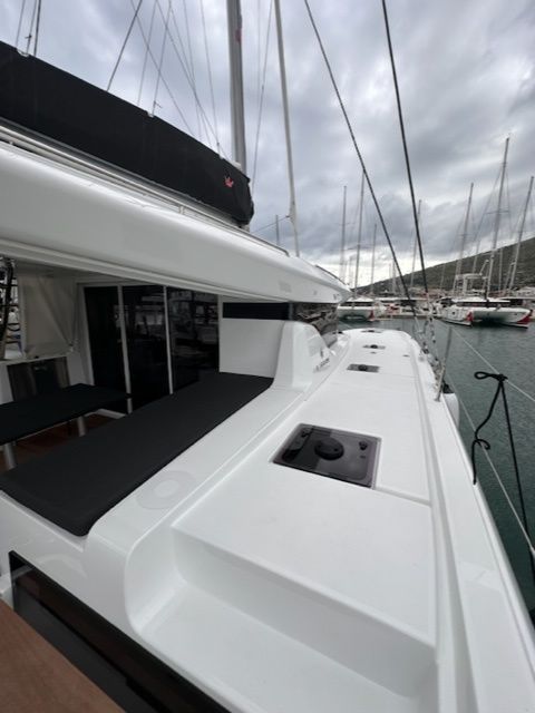 Lagoon 43 | Bunga Bunga