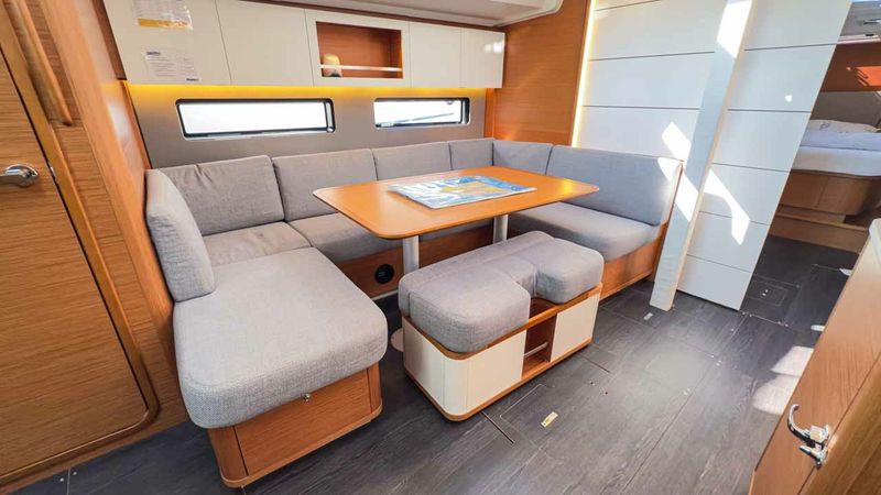 Dufour 41 | Nine to Five