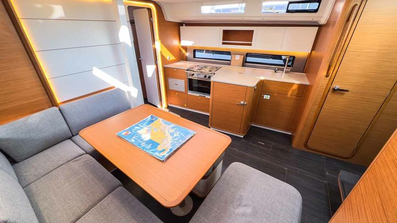 Dufour 41 | Nine to Five