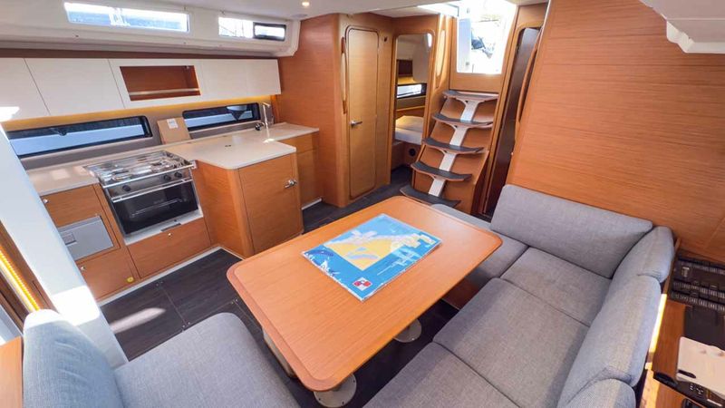 Dufour 41 | Nine to Five