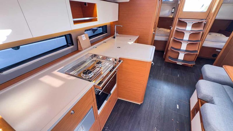 Dufour 41 | Nine to Five