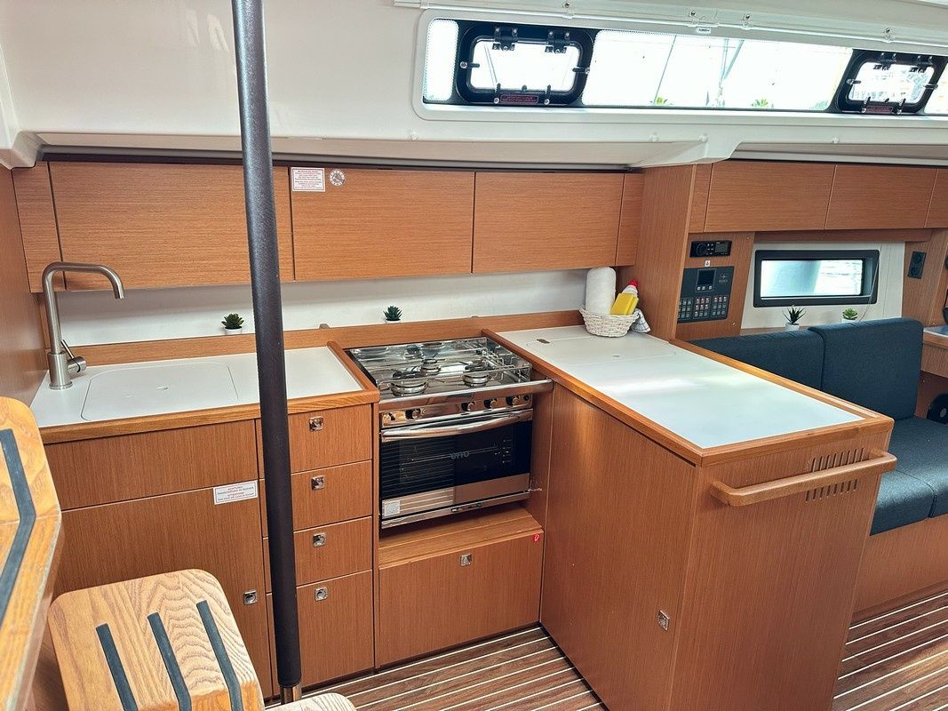Bavaria C38 | Velika Luka