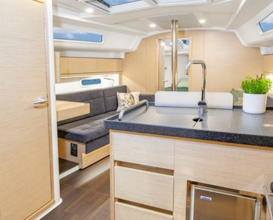 Hanse 348 | Nineteen