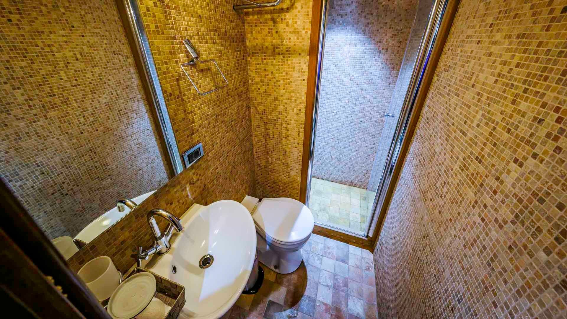 Custom Built 111 | Apna