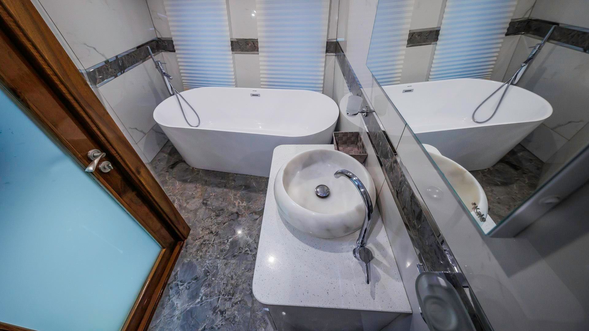 Custom Built 111 | Apna