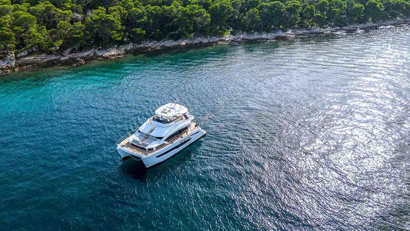 Aquila 54 | By My Side