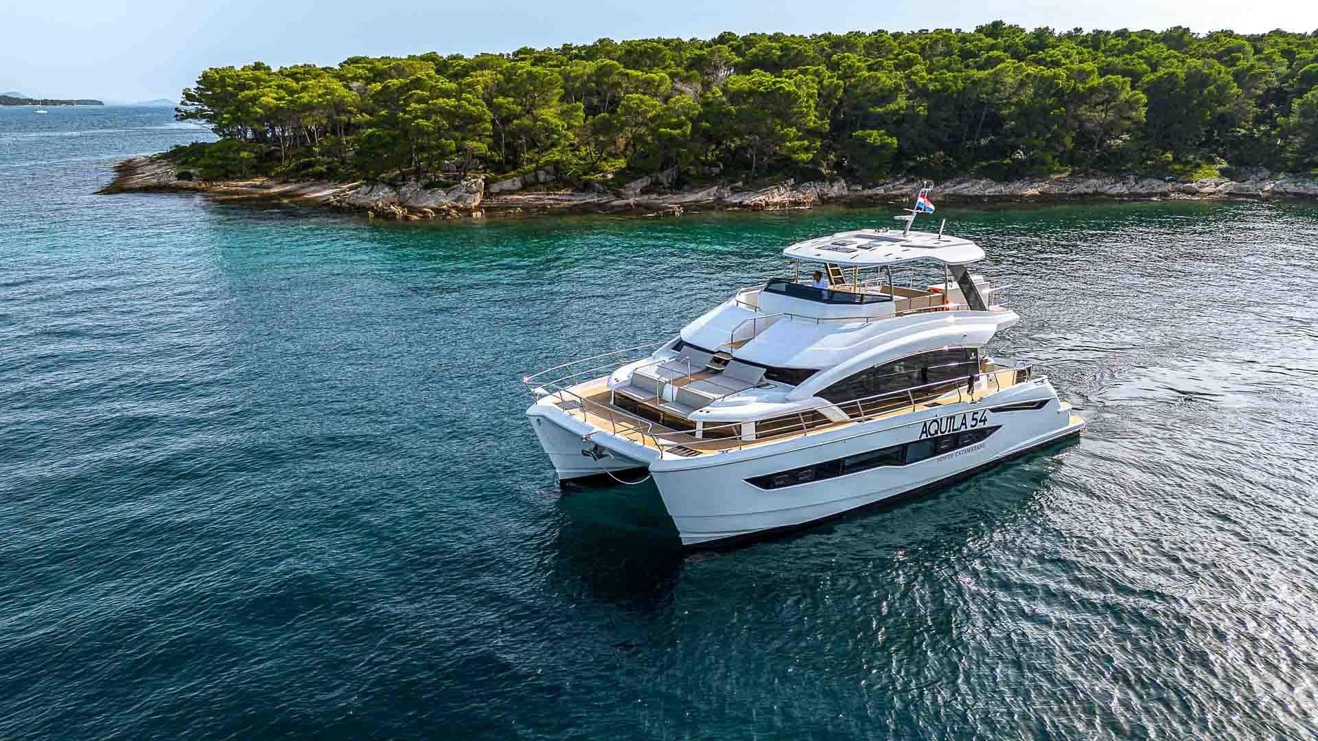 Aquila 54 | By My Side