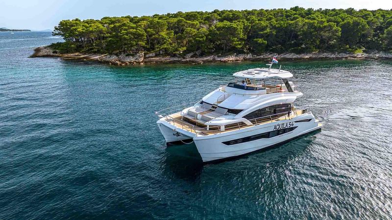 Aquila 54 | By My Side