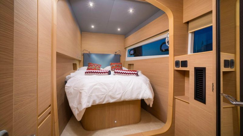 Aquila 54 | By My Side