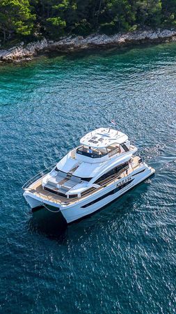 Aquila 54 | By My Side