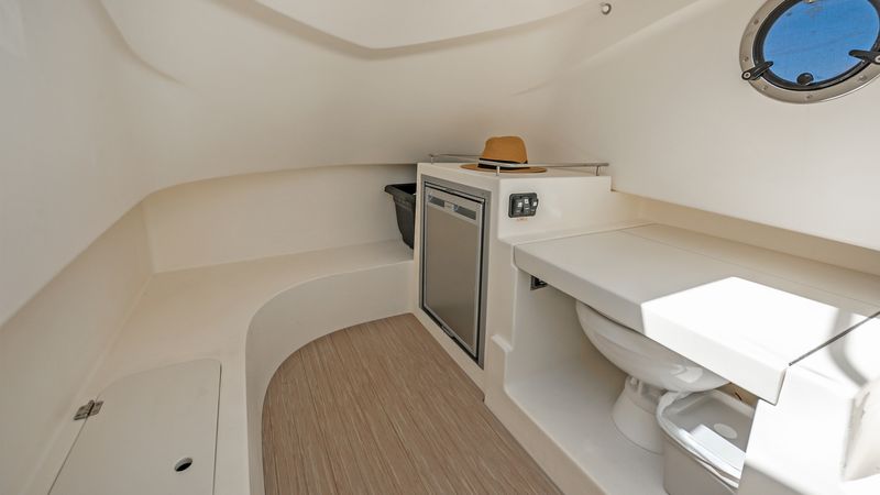 Capelli Tempest 850 | Day Sea