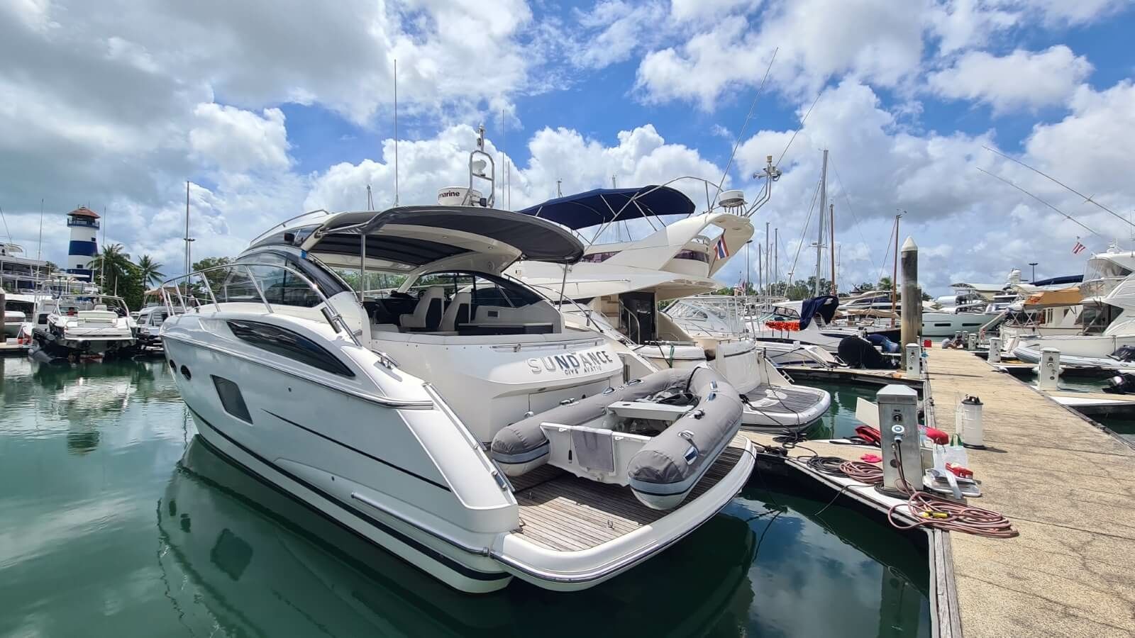 Princess V39 | Sundance