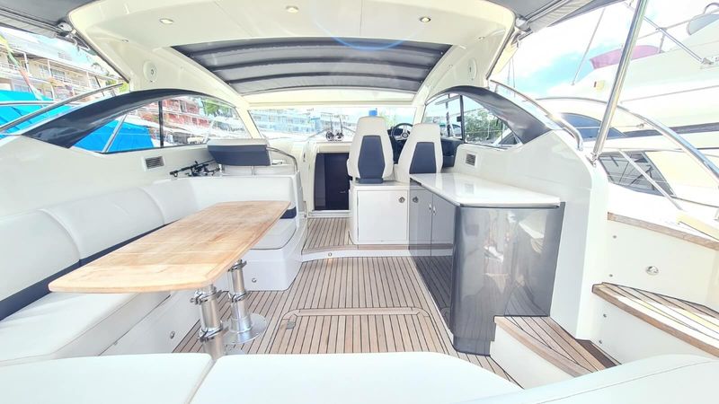 Princess V39 | Sundance