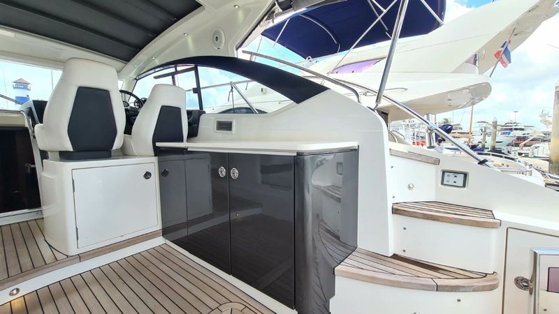 Princess V39 | Sundance