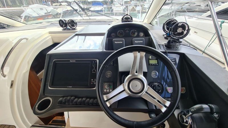 Princess V39 | Sundance