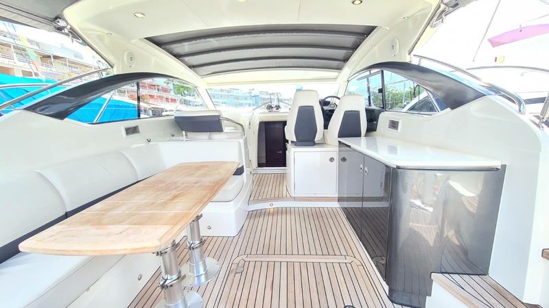 Princess V39 | Sundance