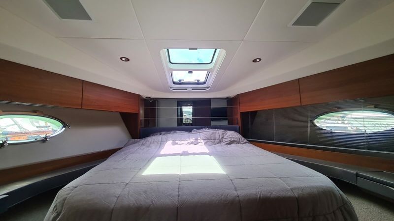 Princess V39 | Sundance