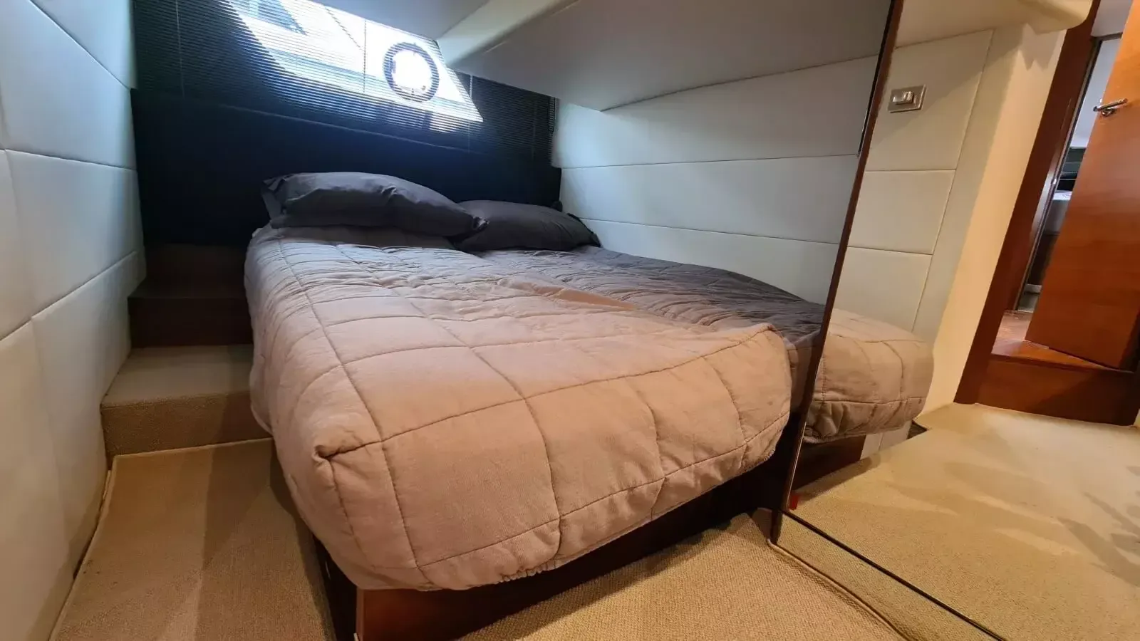 Princess V39 | Sundance