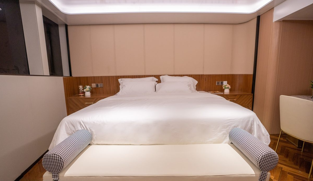 Custom Built 183 | White Pearl