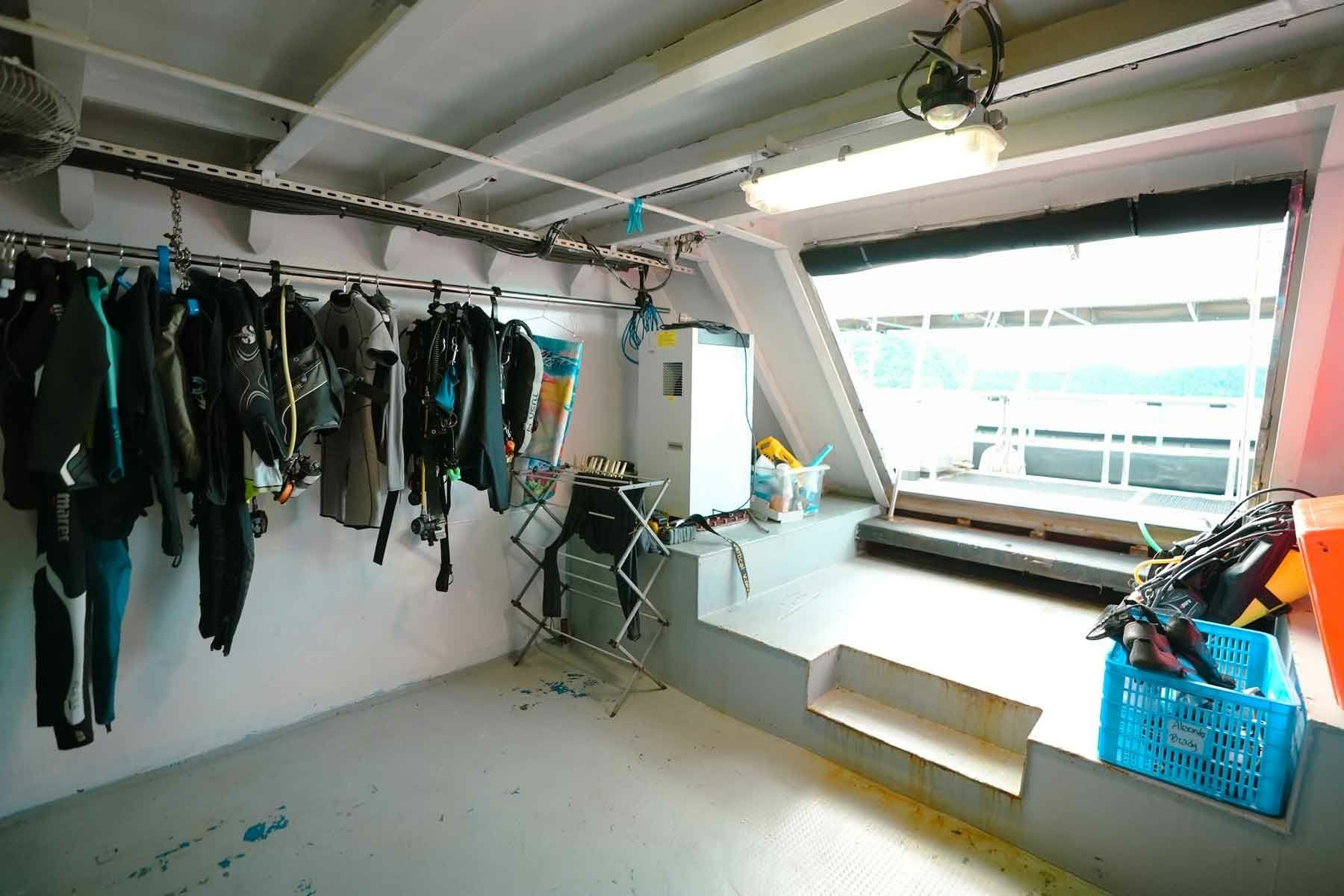 Custom Built 153 | Black Pearl