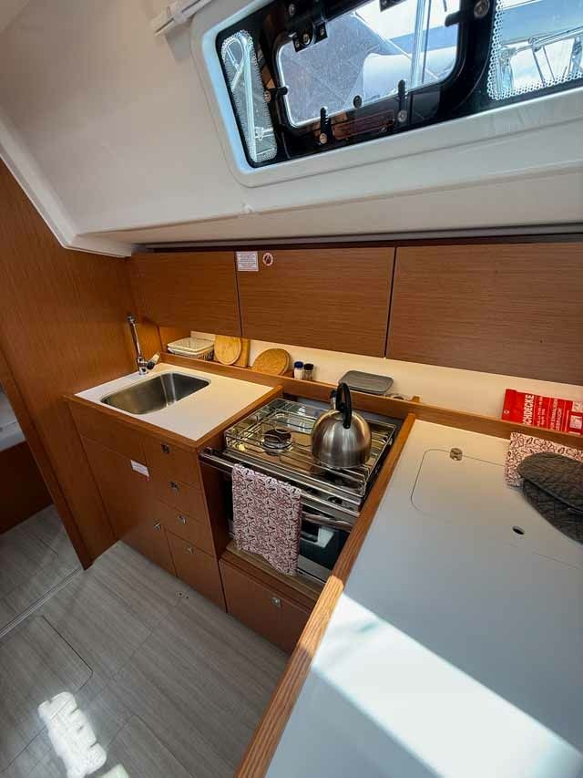 Bavaria C38 | The Cat