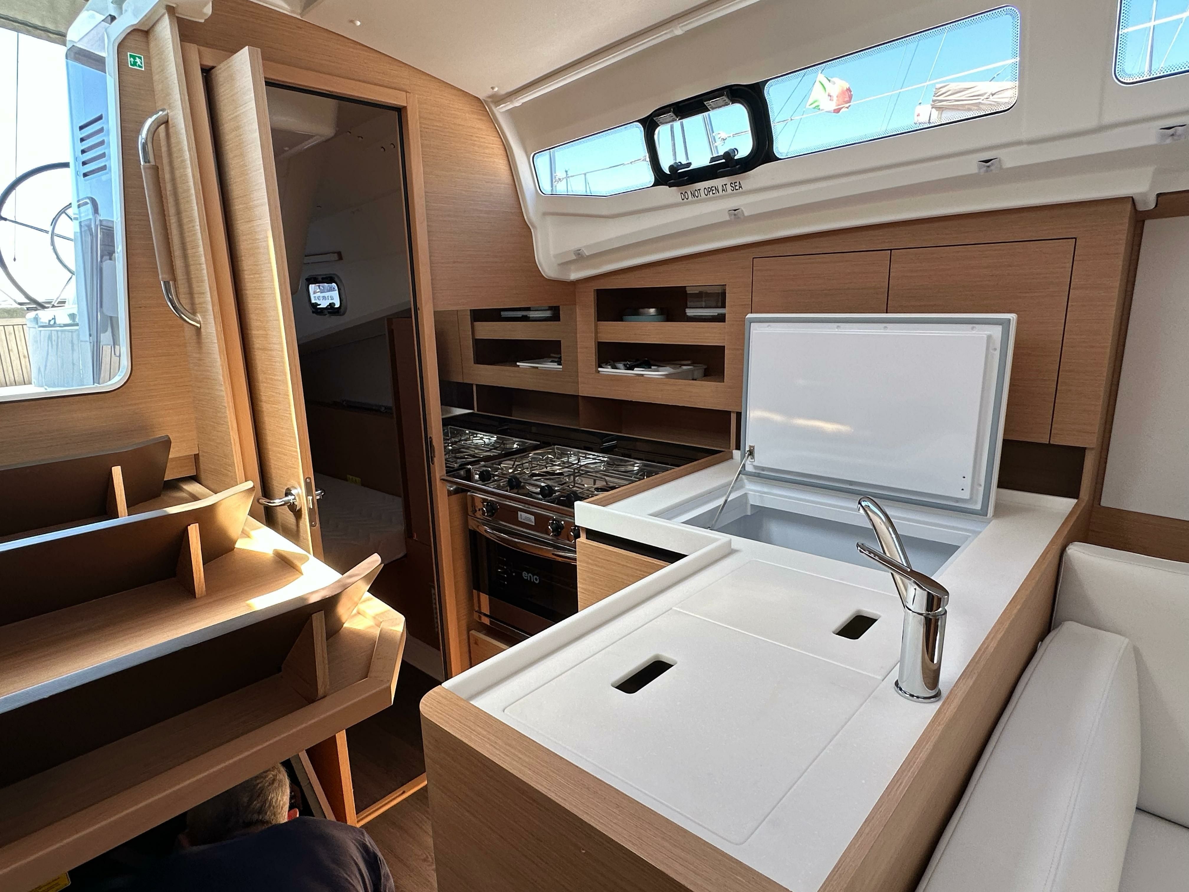 Jeanneau Sun Odyssey 380 | SSY-03