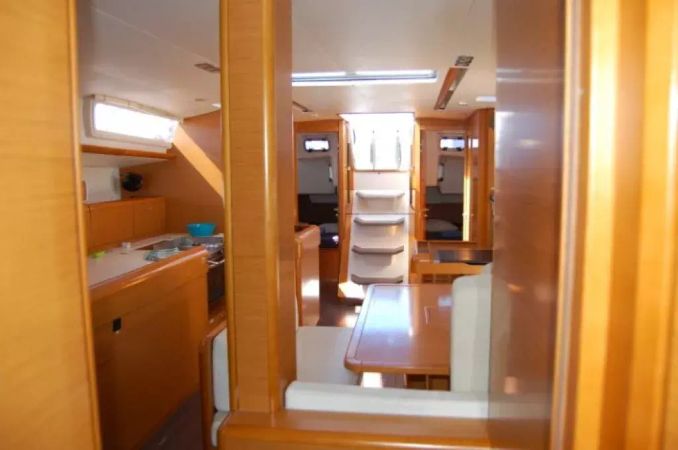 Jeanneau Sun Odyssey 519 | Champagne