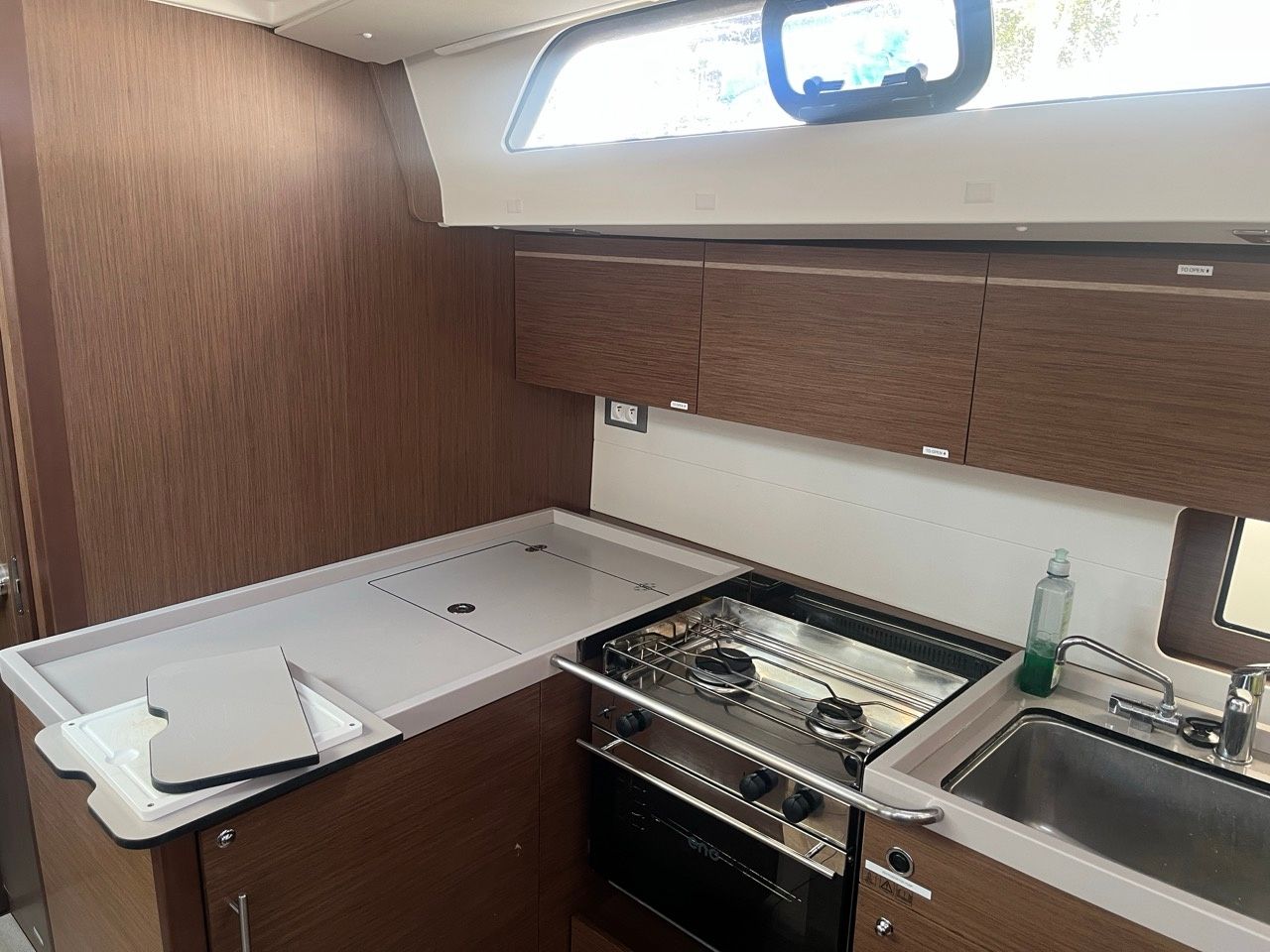 Beneteau Oceanis 51.1 | Moscatel