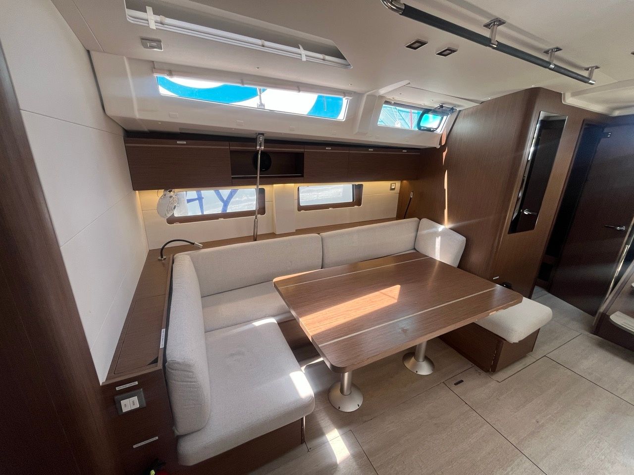 Beneteau Oceanis 51.1 | Aperol