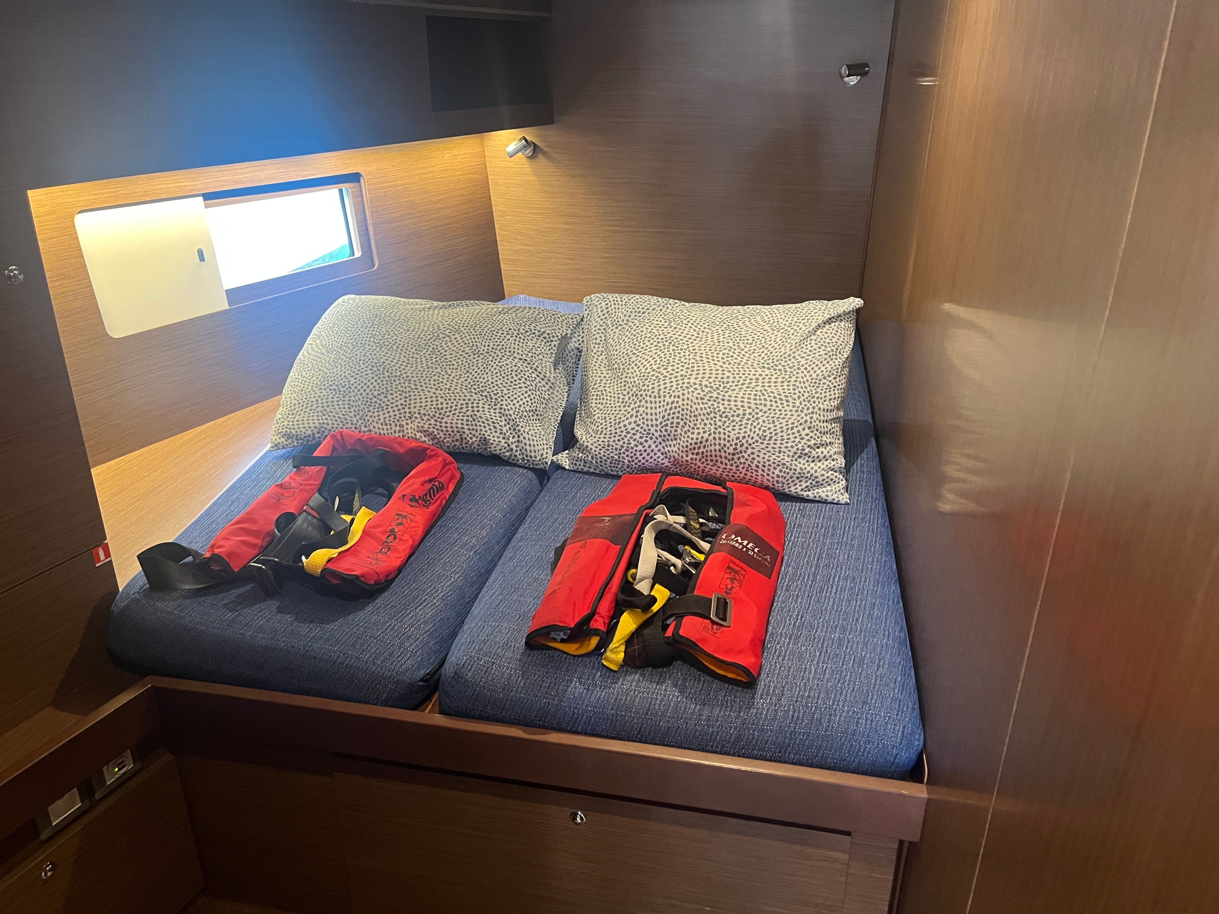 Beneteau Oceanis 51.1 | Aperol