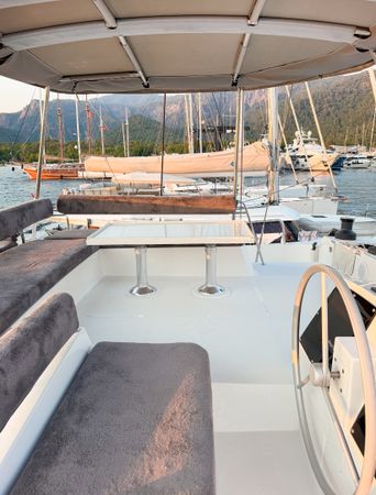 Bali 4.8 | Luna 2