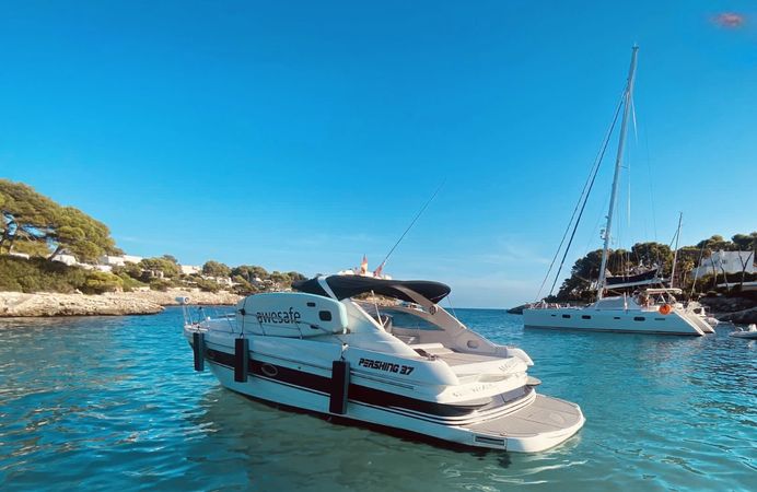 Pershing 37 | Yes to All