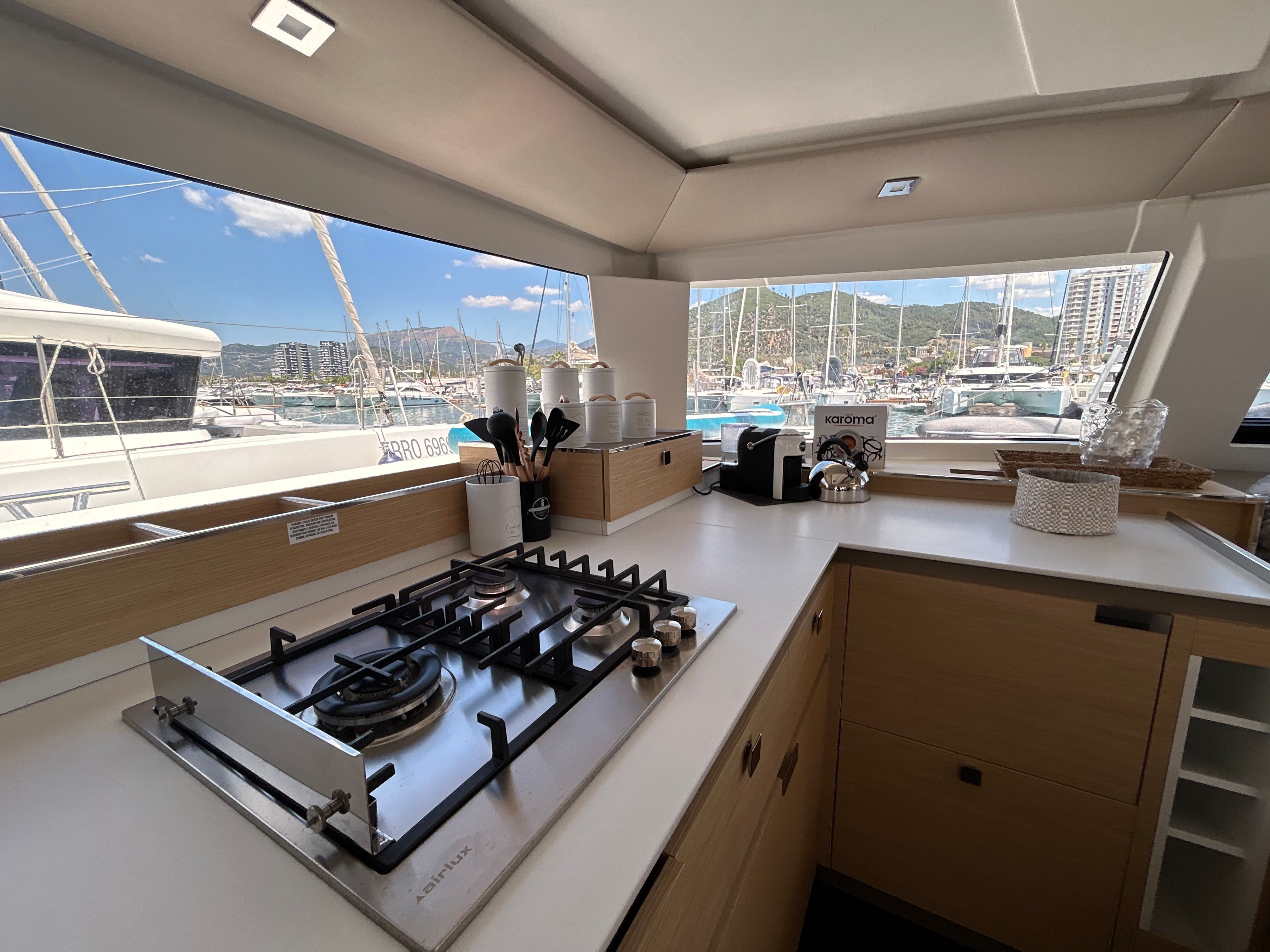 Fountaine Pajot Elba 45 | Krug