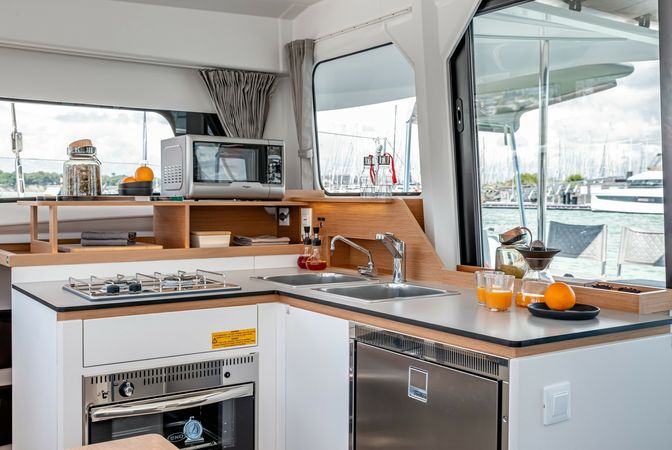 Excess 11 | Eleftheria