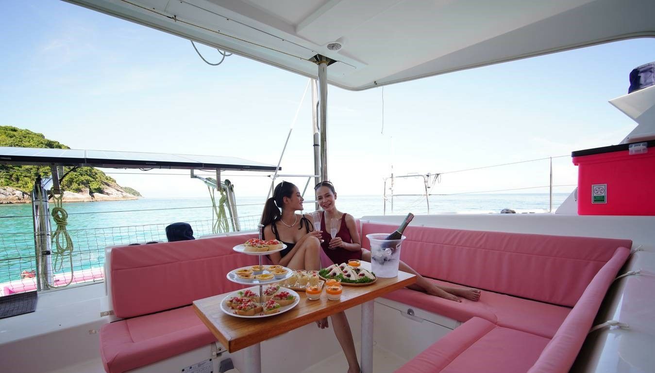 Lagoon 421 | Peaches