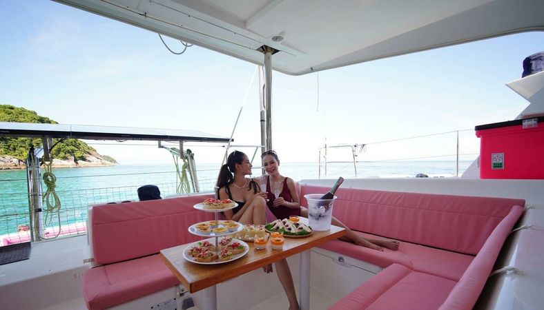 Lagoon 421 | Peaches