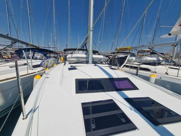 Dufour 44 | Funk