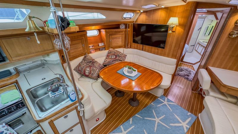 Catalina 42 | Venture