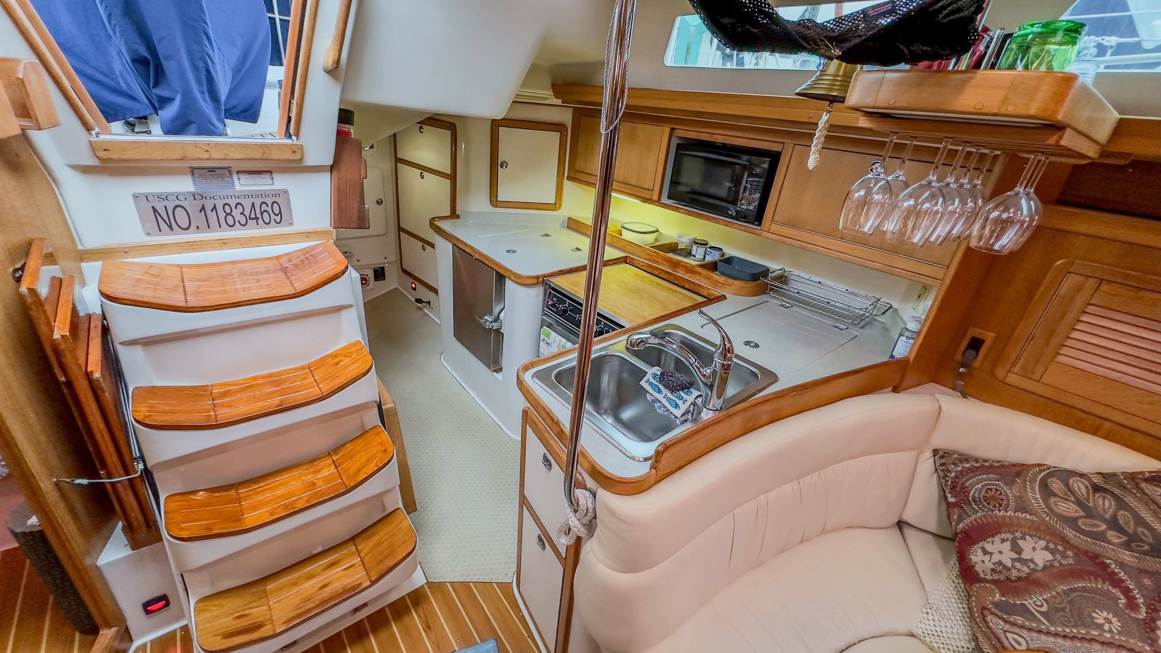 Catalina 42 | Venture