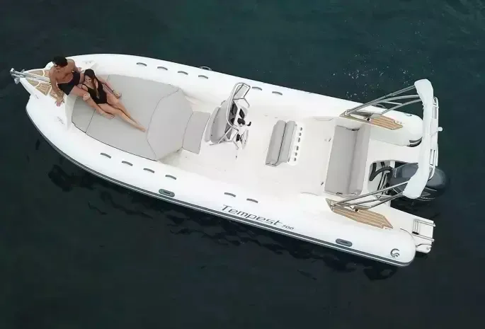 Capelli Tempest 700 | 18