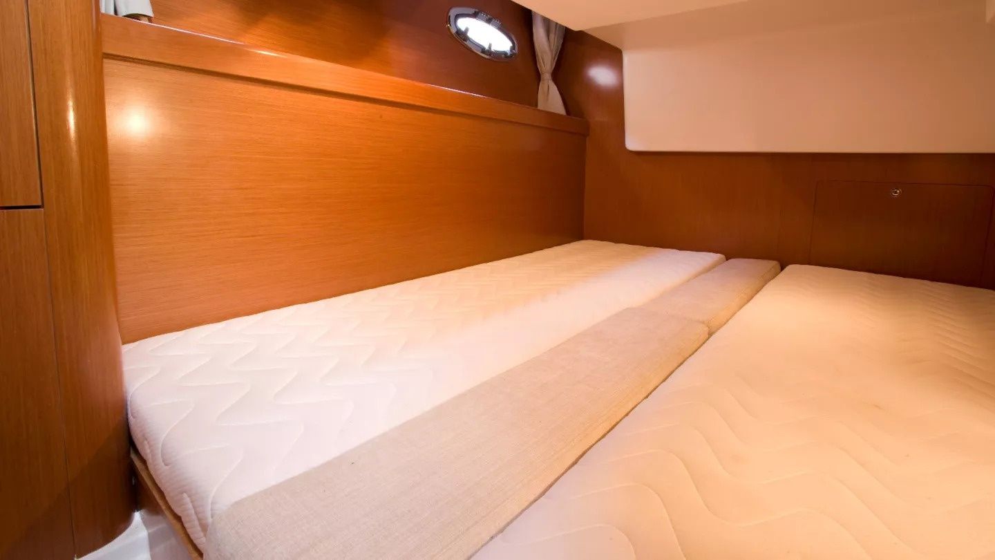 Beneteau Antares 36 | 19