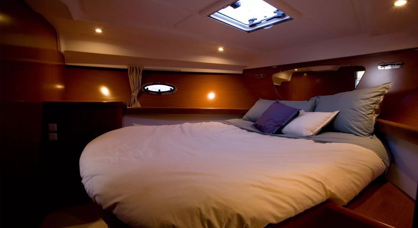 Beneteau Antares 36 | 19