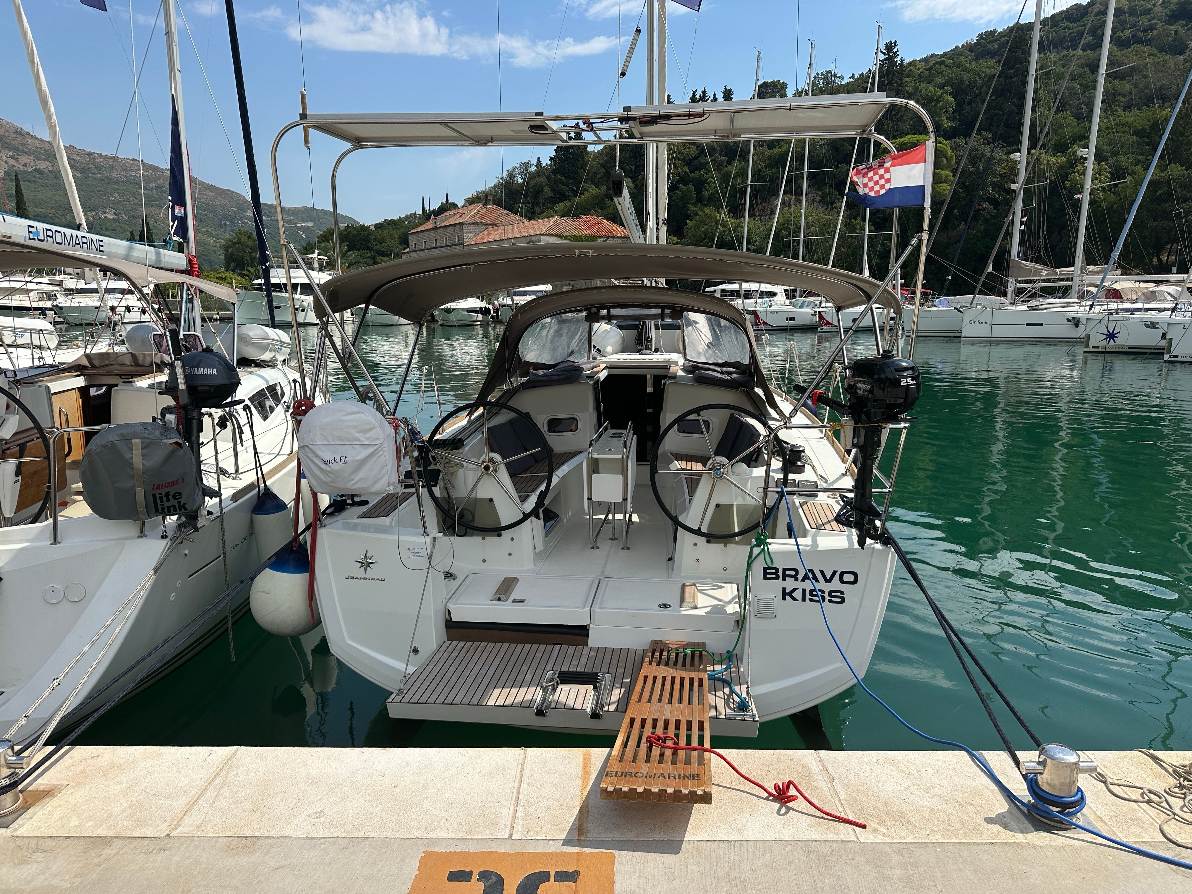 Jeanneau Sun Odyssey 349 | Bravo Kiss