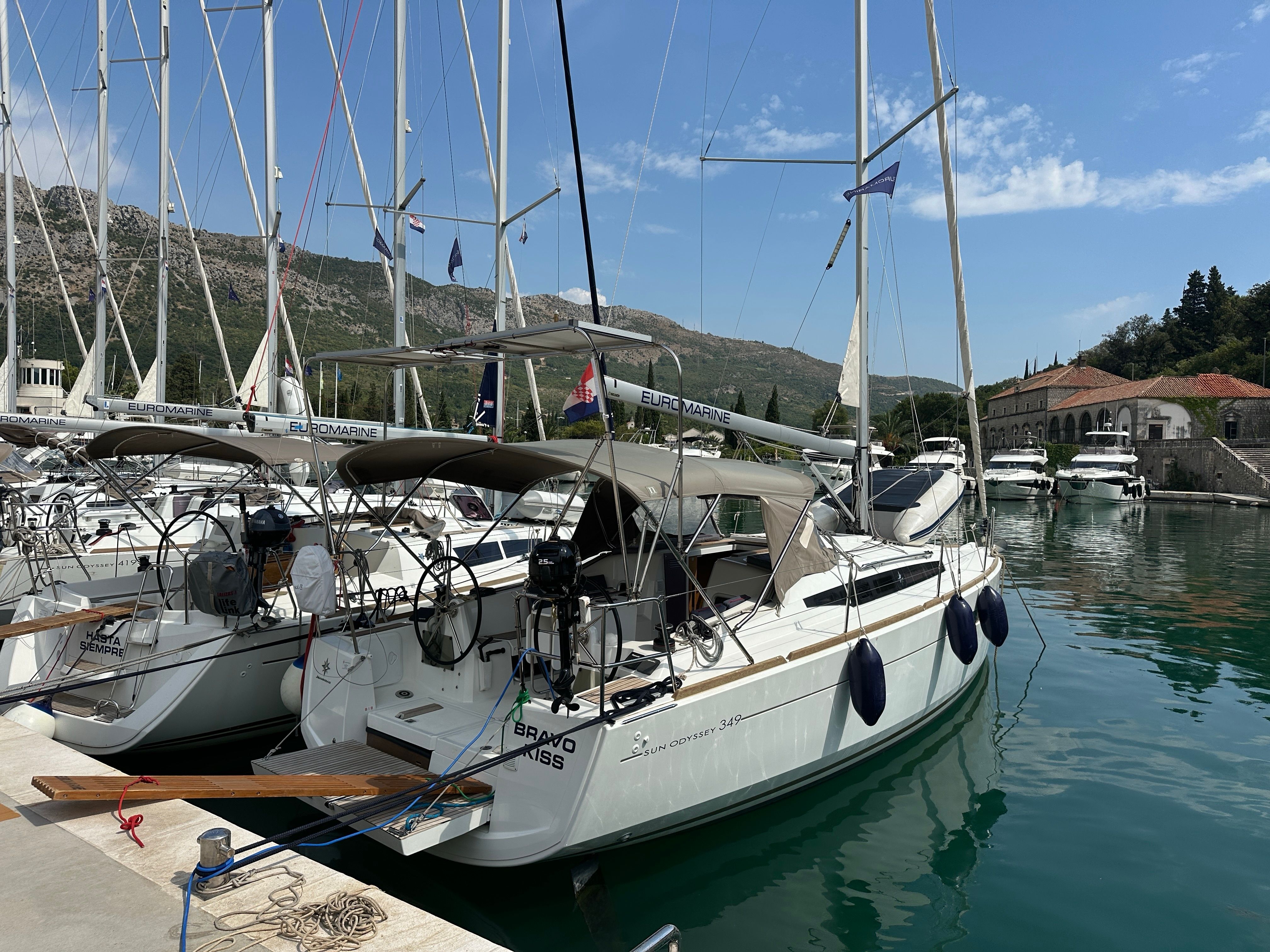 Jeanneau Sun Odyssey 349 | Bravo Kiss