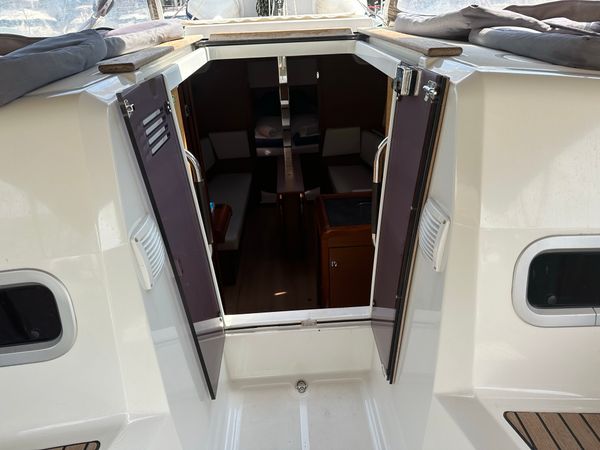 Jeanneau Sun Odyssey 349 | Bravo Kiss