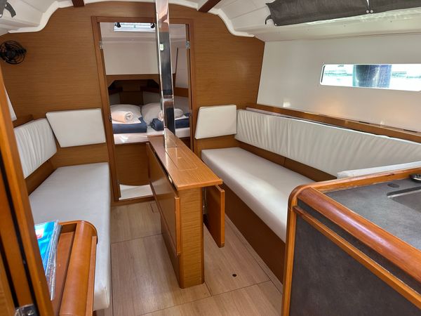 Jeanneau Sun Odyssey 349 | Bravo Kiss