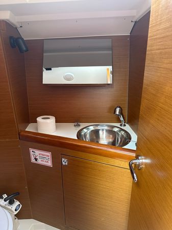 Jeanneau Sun Odyssey 349 | Bravo Kiss